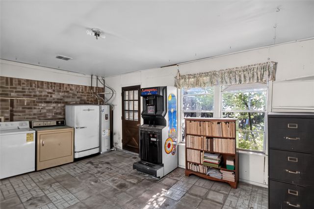 2108 Barton Drive, Arlington, TX 76010