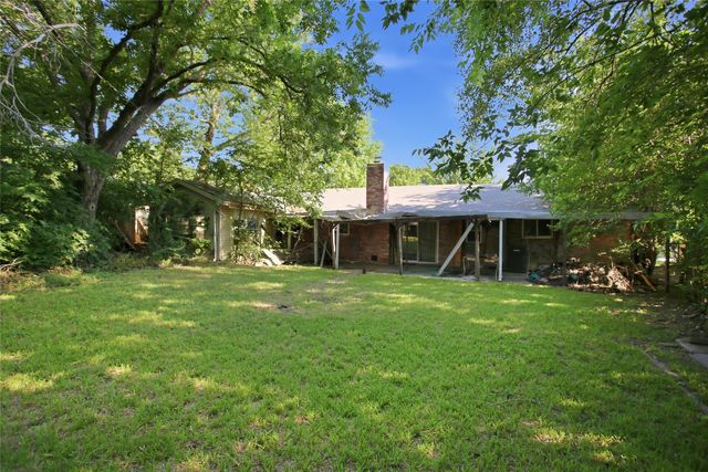 2108 Barton Drive, Arlington, TX 76010