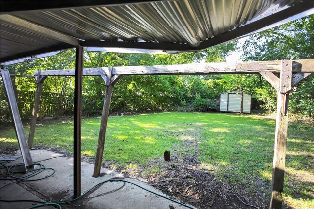 2108 Barton Drive, Arlington, TX 76010