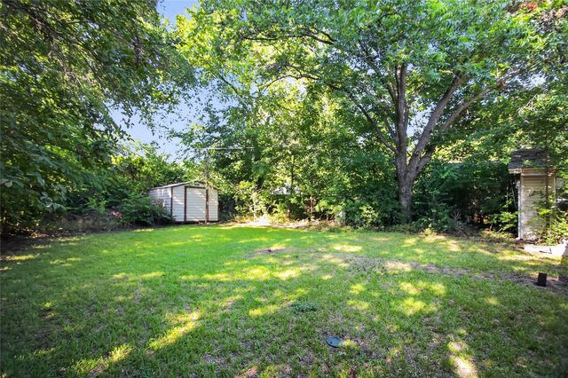 2108 Barton Drive, Arlington, TX 76010