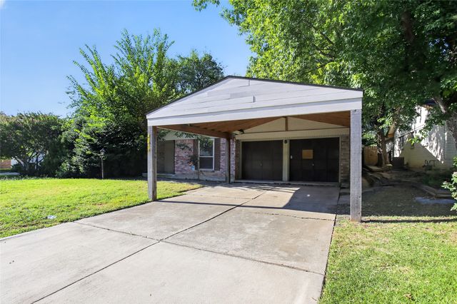 2108 Barton Drive, Arlington, TX 76010