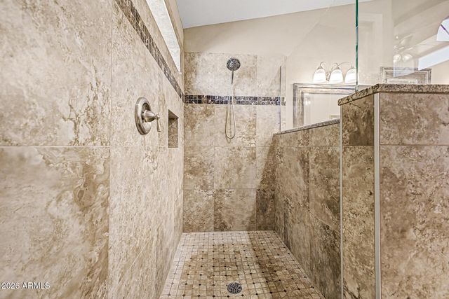 9510 W MENADOTA Drive, Peoria, AZ 85382