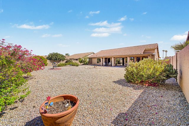 9510 W MENADOTA Drive, Peoria, AZ 85382