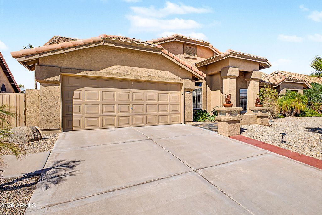 9510 W MENADOTA Drive, Peoria, AZ 85382 — photo 2