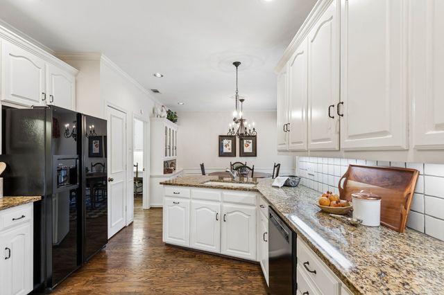 16843 Village Lane, Dallas, TX 75248