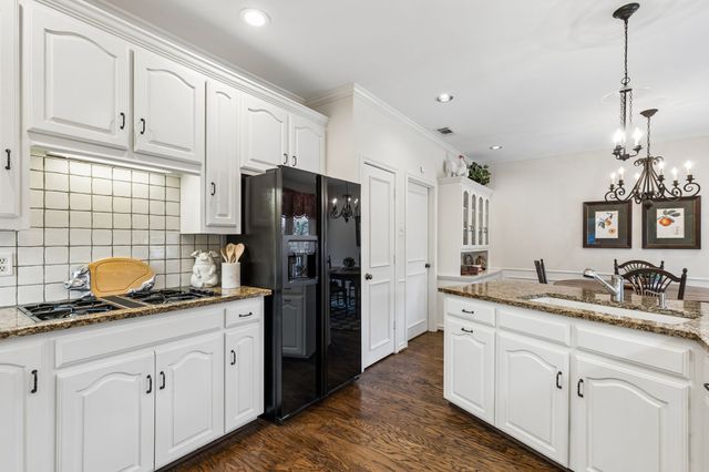 16843 Village Lane, Dallas, TX 75248