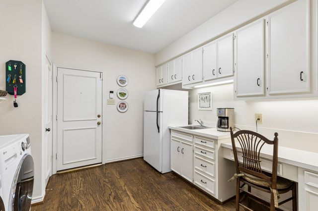 16843 Village Lane, Dallas, TX 75248