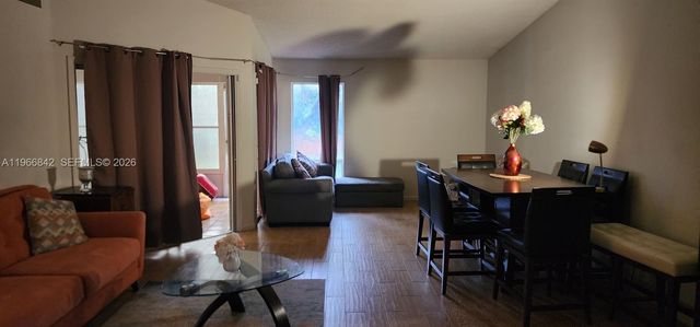 2562 SE 7th Ct, Homestead, FL 33033