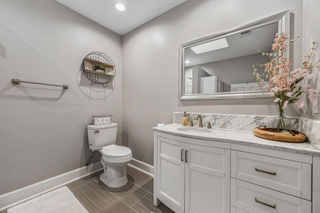 141 White Oak Street, Point Blank, TX 77364