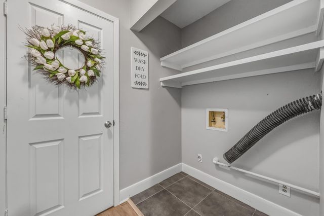 141 White Oak Street, Point Blank, TX 77364