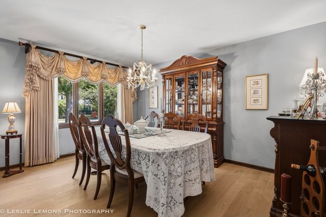 1160 Cheshire Avenue, Naperville, IL 60540