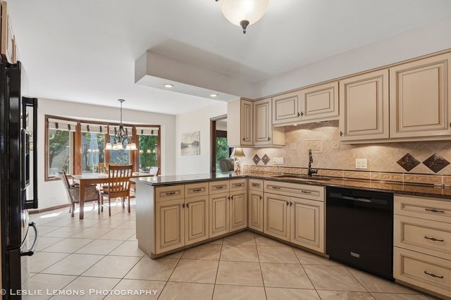 1160 Cheshire Avenue, Naperville, IL 60540