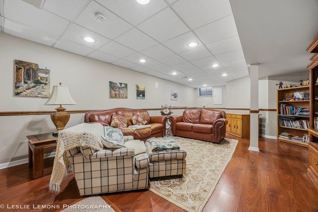 1160 Cheshire Avenue, Naperville, IL 60540