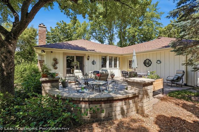 1160 Cheshire Avenue, Naperville, IL 60540