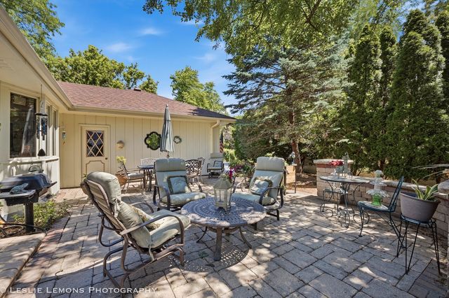 1160 Cheshire Avenue, Naperville, IL 60540