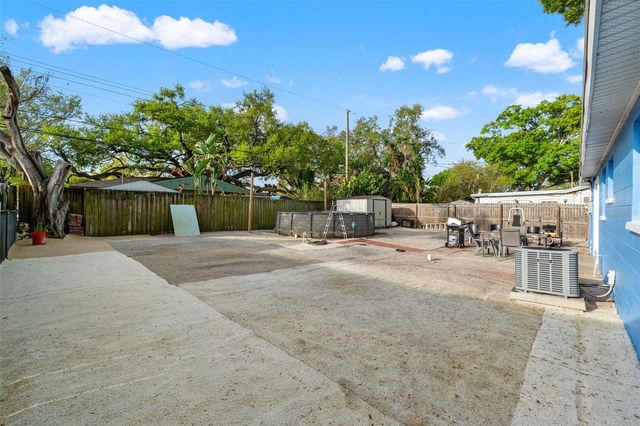 8996 SOUTHERN COMFORT DRIVE, Largo, FL 33773