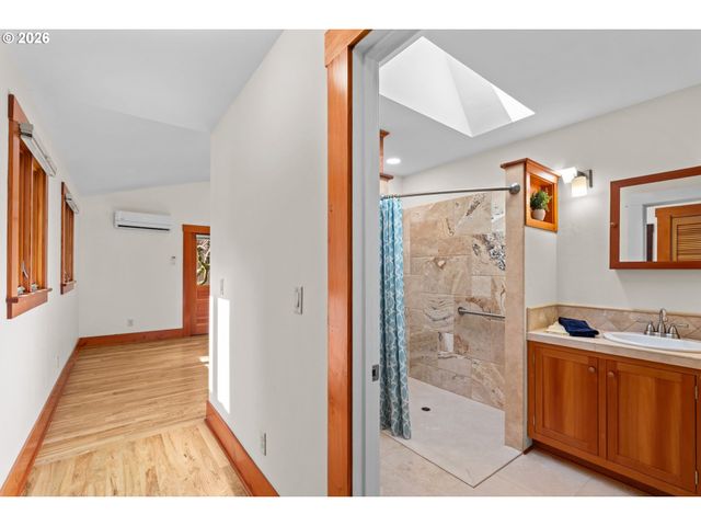 320 HIGH St, Eugene, OR 97401