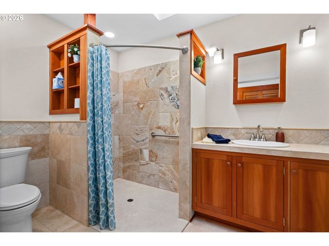 320 HIGH St, Eugene, OR 97401