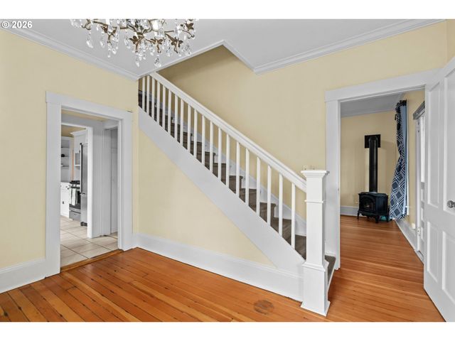 320 HIGH St, Eugene, OR 97401