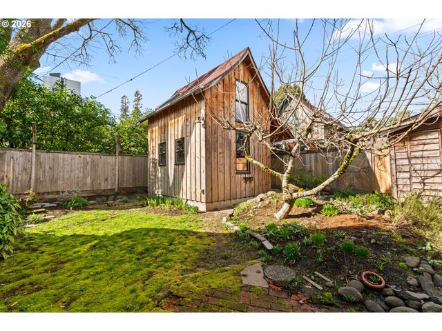 320 HIGH St, Eugene, OR 97401