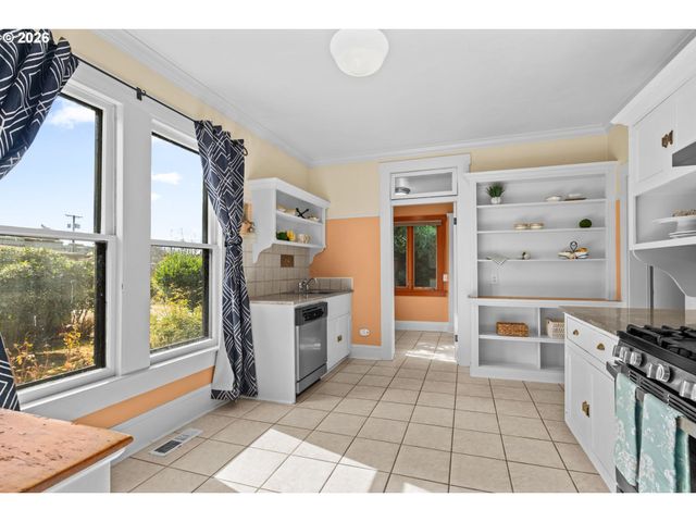 320 HIGH St, Eugene, OR 97401