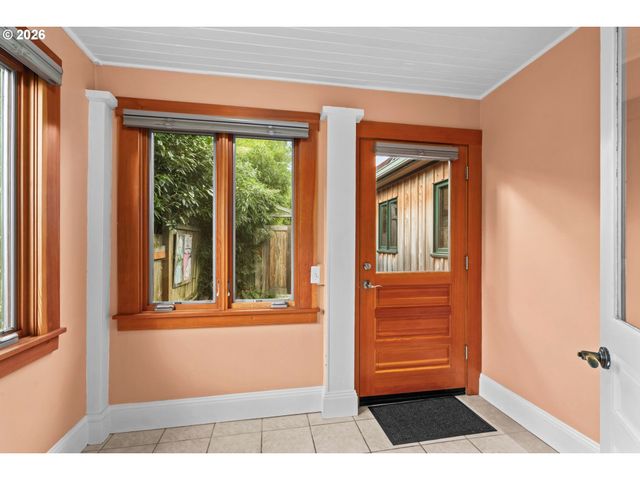 320 HIGH St, Eugene, OR 97401