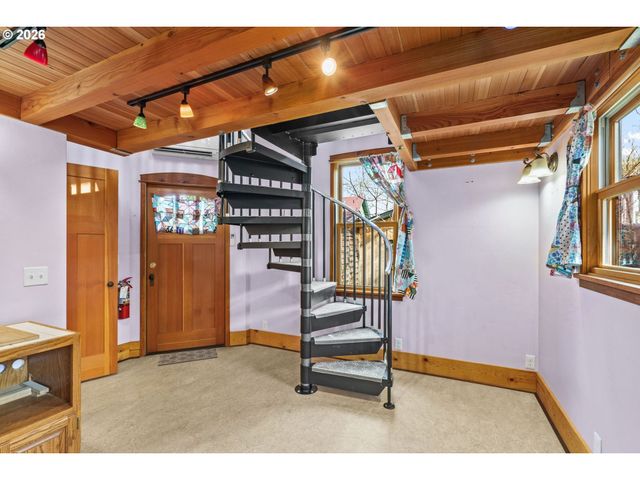 320 HIGH St, Eugene, OR 97401