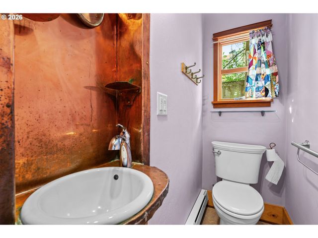 320 HIGH St, Eugene, OR 97401