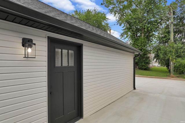 520 Madison Avenue, Evansville, IN 47713