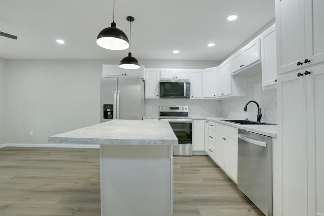 520 Madison Avenue, Evansville, IN 47713