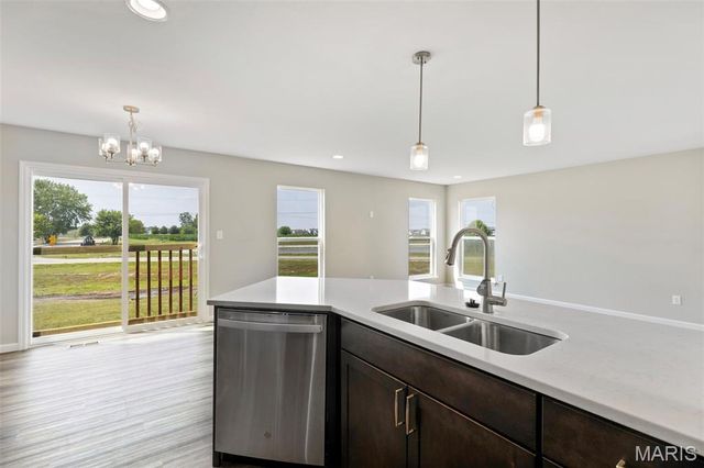 2 Burlington at River Bluffs Meadows, Florissant, MO 63031