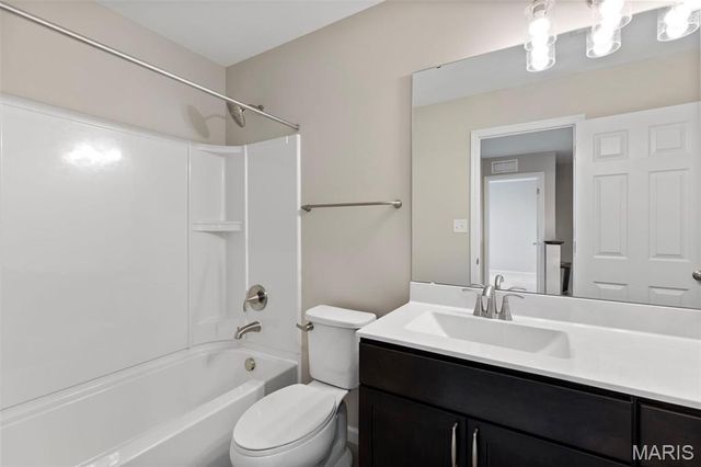 2 Burlington at River Bluffs Meadows, Florissant, MO 63031