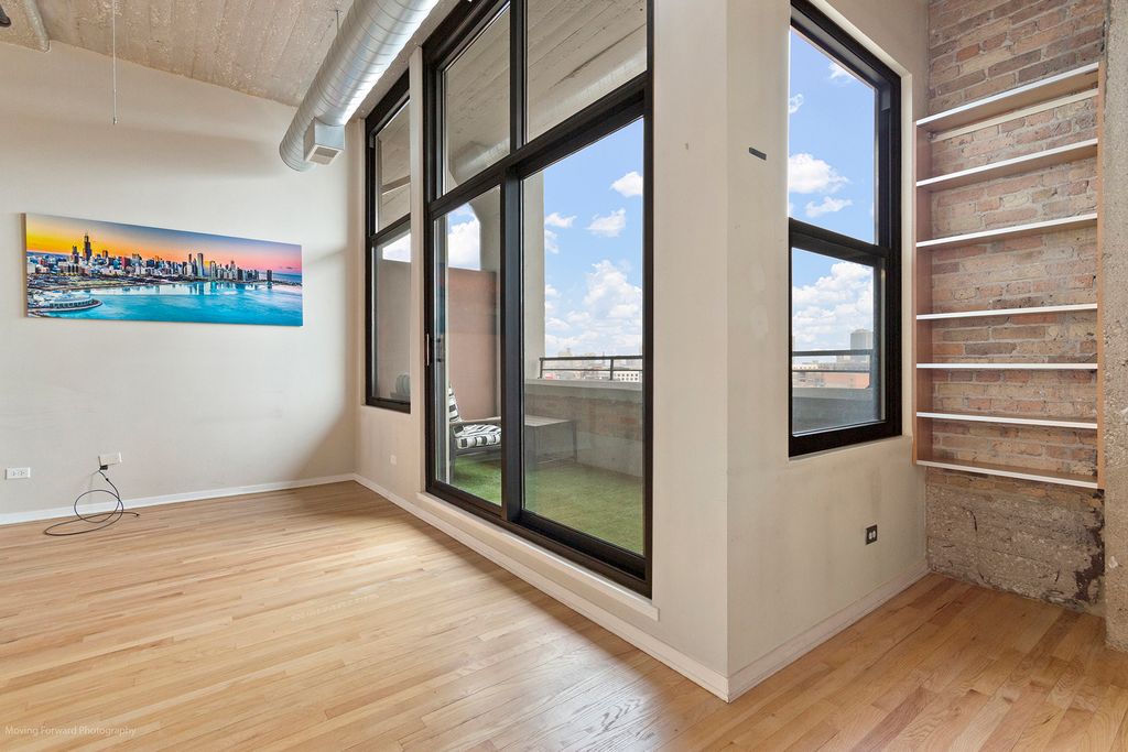 Image 12 of property listing at 900 N KINGSBURY Street 780, Chicago, IL 60610