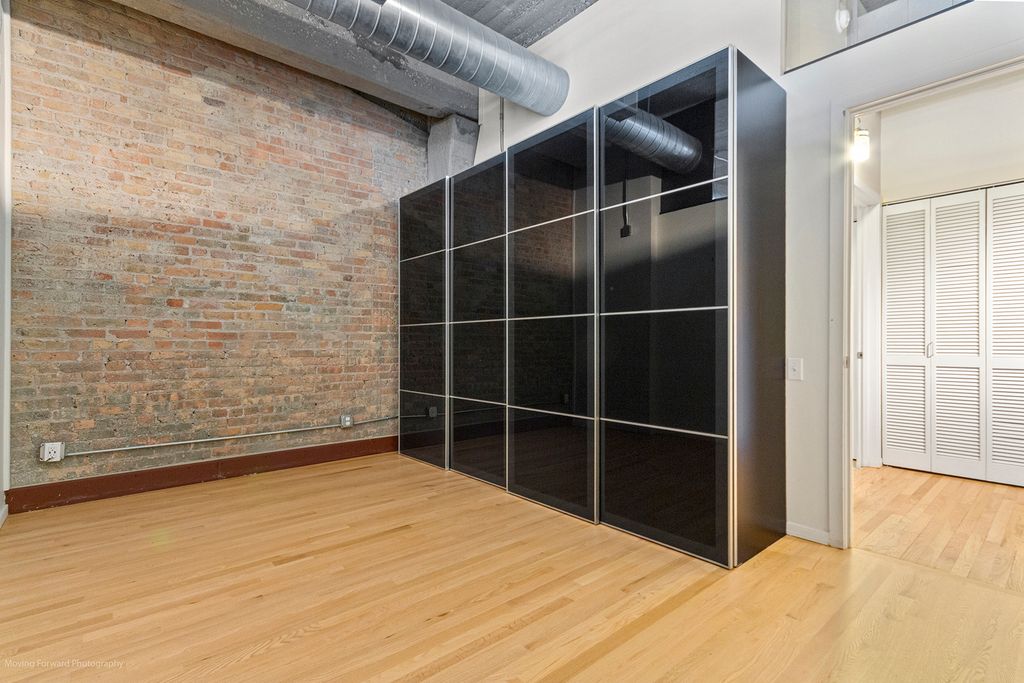 Image 14 of property listing at 900 N KINGSBURY Street 780, Chicago, IL 60610