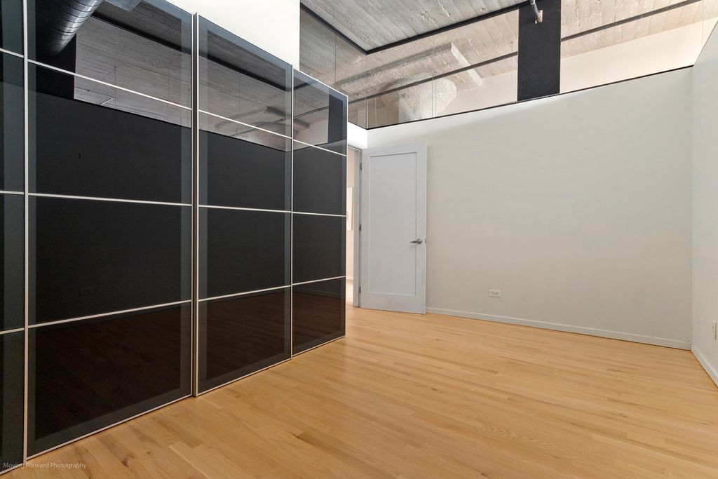 Image 16 of property listing at 900 N KINGSBURY Street 780, Chicago, IL 60610