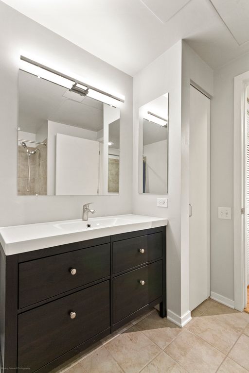 Image 18 of property listing at 900 N KINGSBURY Street 780, Chicago, IL 60610