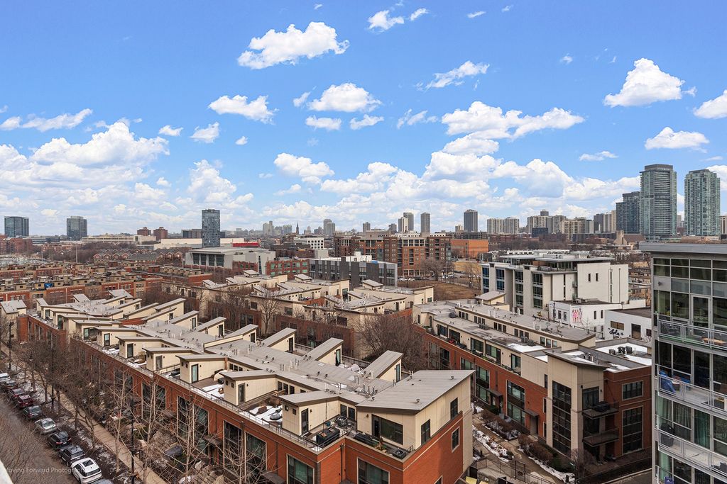 Image 25 of property listing at 900 N KINGSBURY Street 780, Chicago, IL 60610