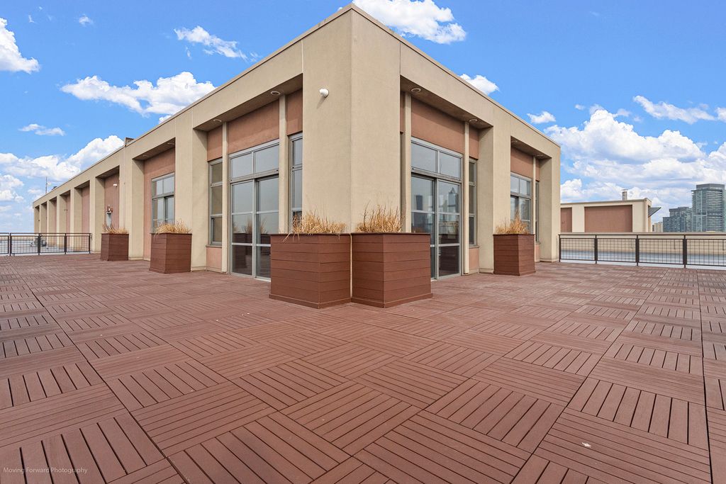 Image 29 of property listing at 900 N KINGSBURY Street 780, Chicago, IL 60610