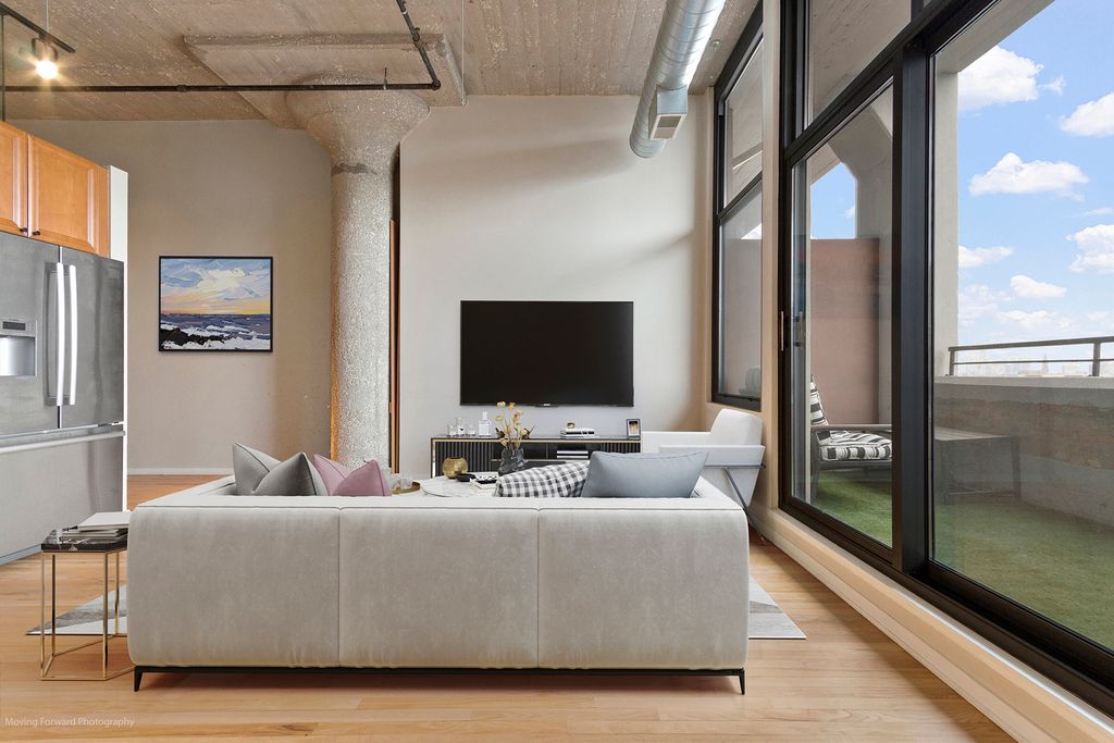 Image 7 of property listing at 900 N KINGSBURY Street 780, Chicago, IL 60610