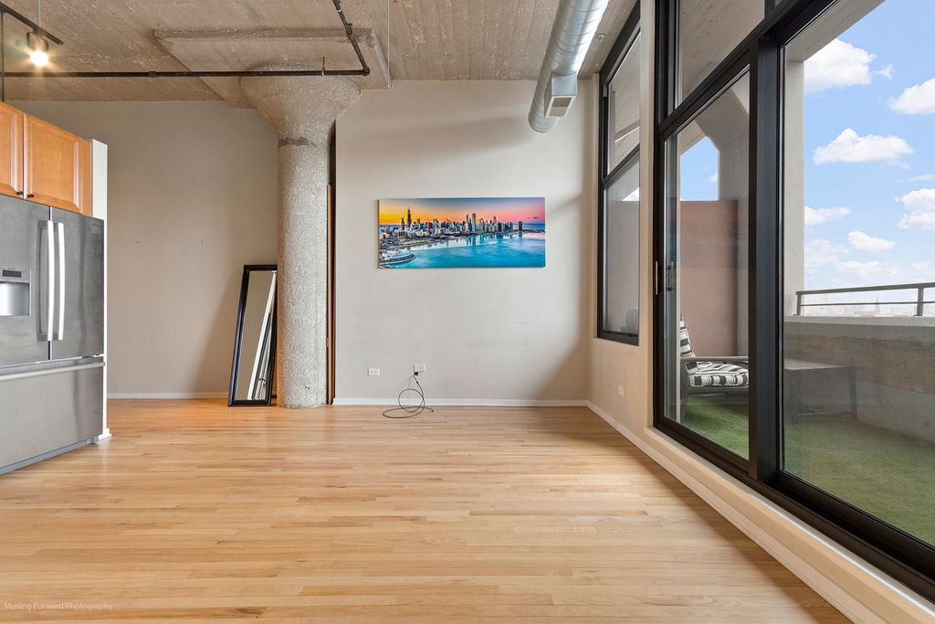 Image 8 of property listing at 900 N KINGSBURY Street 780, Chicago, IL 60610