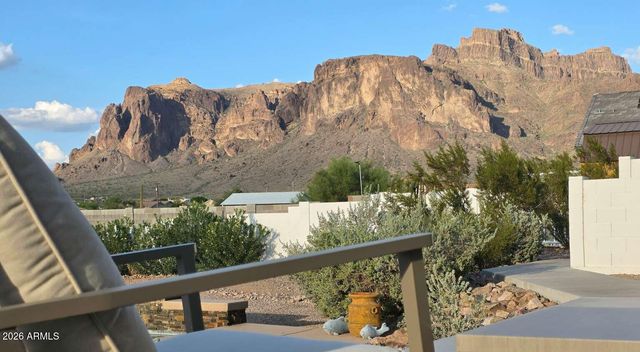 4932 E GREASEWOOD Street, Apache Junction, AZ 85119
