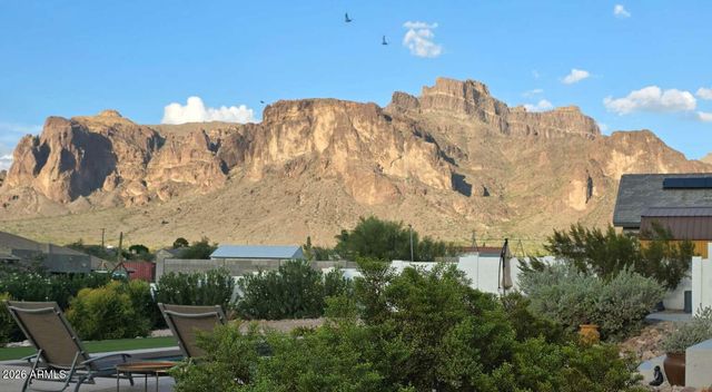 4932 E GREASEWOOD Street, Apache Junction, AZ 85119
