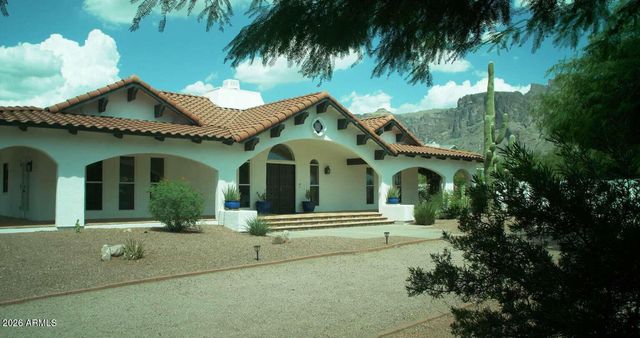 4932 E GREASEWOOD Street, Apache Junction, AZ 85119