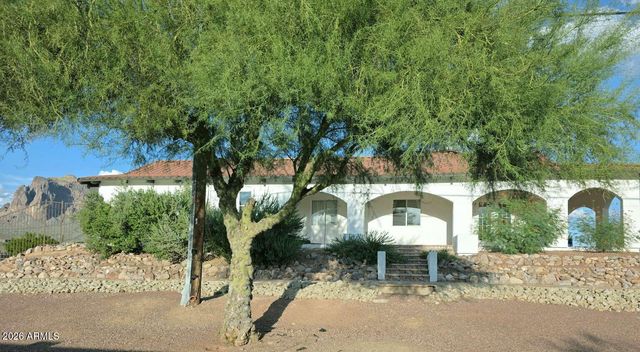 4932 E GREASEWOOD Street, Apache Junction, AZ 85119