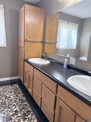 2230 ALAMO DR, Rapid City, SD 57702