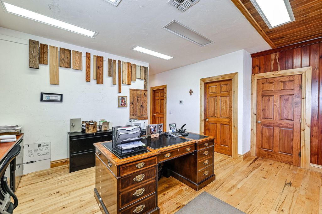 Image 16 of property listing at 2684 W Us Hwy 290, Fredericksburg, TX 78624