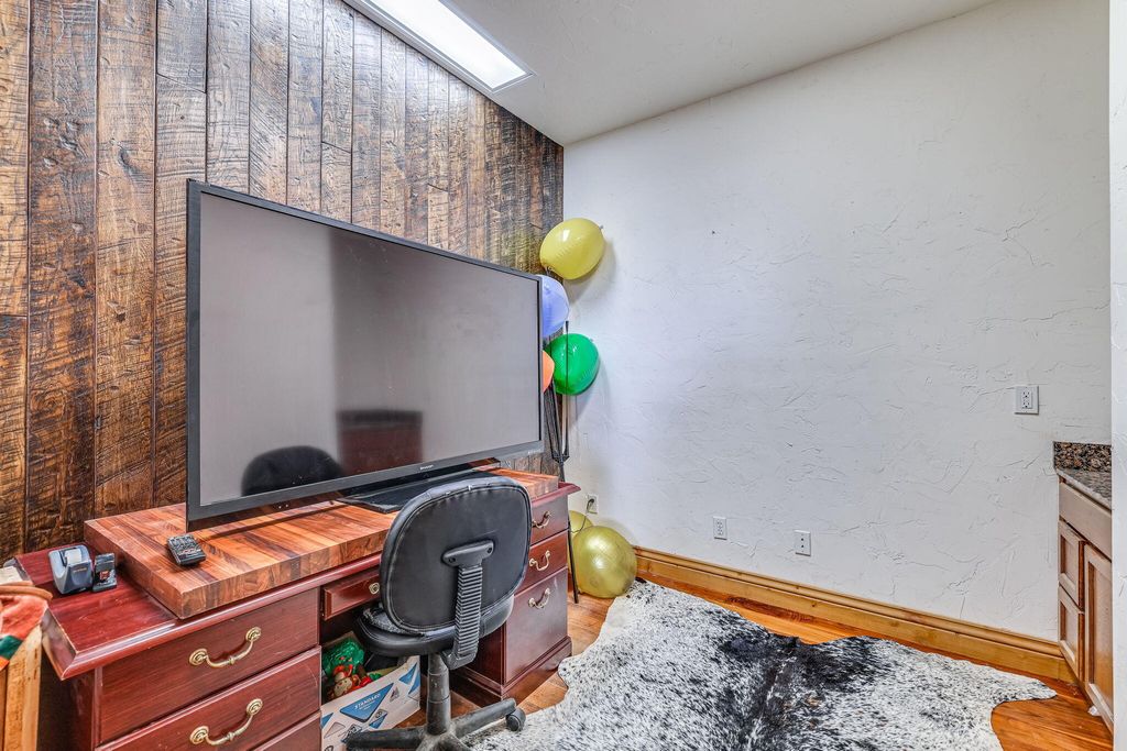 Image 20 of property listing at 2684 W Us Hwy 290, Fredericksburg, TX 78624