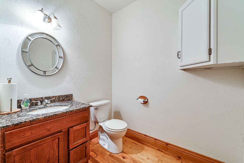 Image 22 of property listing at 2684 W Us Hwy 290, Fredericksburg, TX 78624