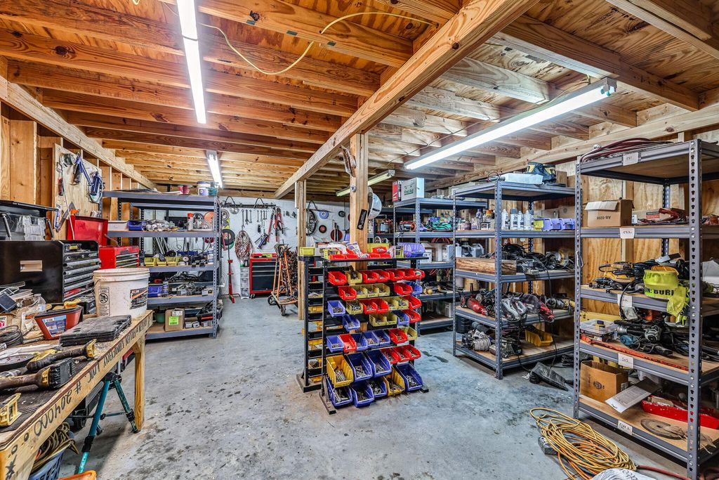 Image 26 of property listing at 2684 W Us Hwy 290, Fredericksburg, TX 78624