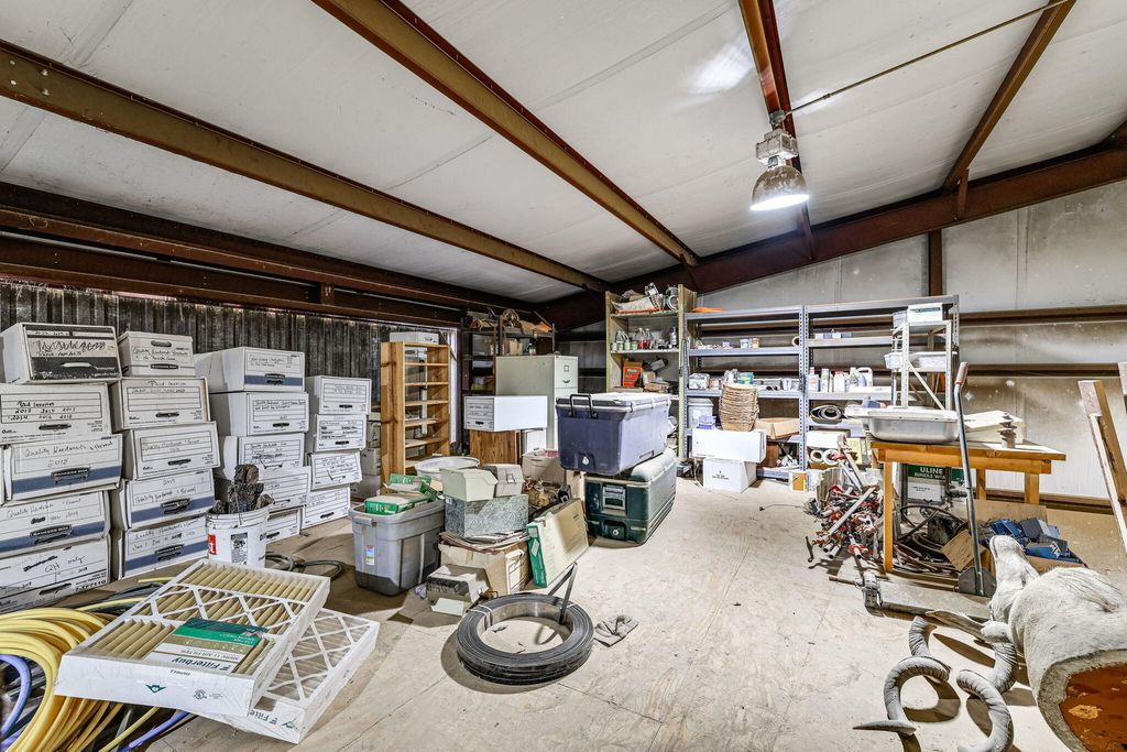 Image 27 of property listing at 2684 W Us Hwy 290, Fredericksburg, TX 78624